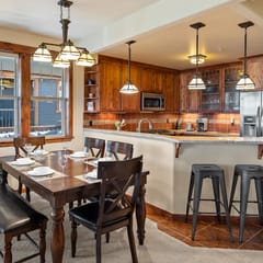 Grand Park Cozens Pointe Condo H-201
