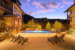 Fraser Crossing Ski In/Out Condo 3325