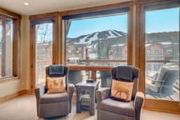 Slopeside Trademark Villa 90
