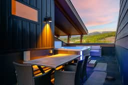 Arrow Rooftop Villa 254