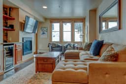 Zephyr Ski In/Out Condo 2403