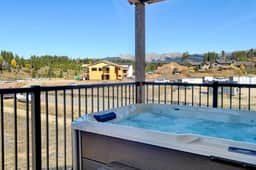 Sunnyside Flats Luxury Condo 361 3