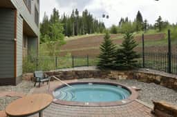 Zephyr Ski In/Out Condo 2207