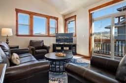 Grand Park Cozens Pointe Condo H-201