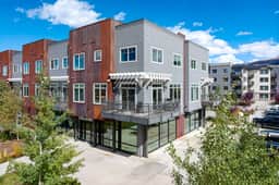 Hideaway Station Corner Loft 25