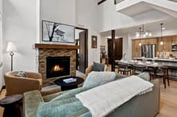 Arrow Penthouse 221