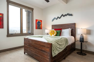 Guest Queen Bedroom