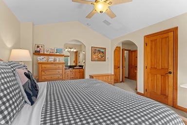 Queen Bedroom