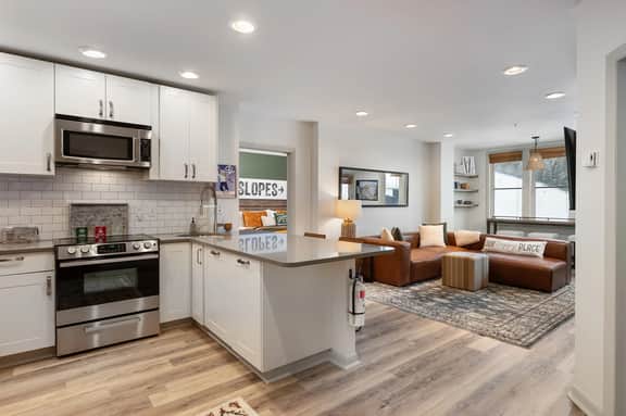 Zephyr Ski In/Out Condo 2507
