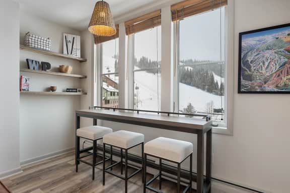 Zephyr Ski In/Out Condo 2507