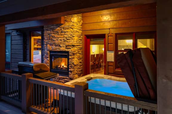 Basecamp Ski In/Out Villa 492