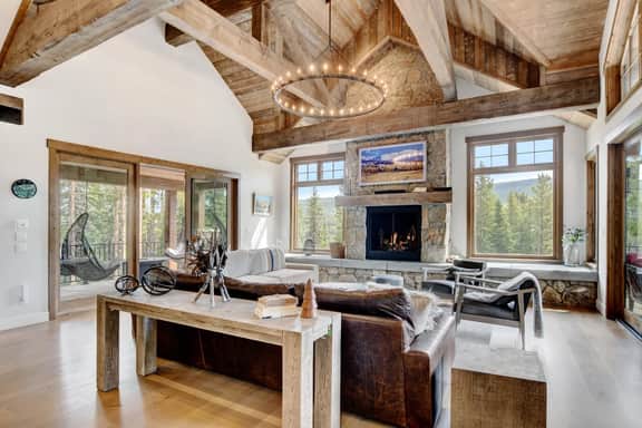 Bridgers Cache Ski In/Out Chalet 277