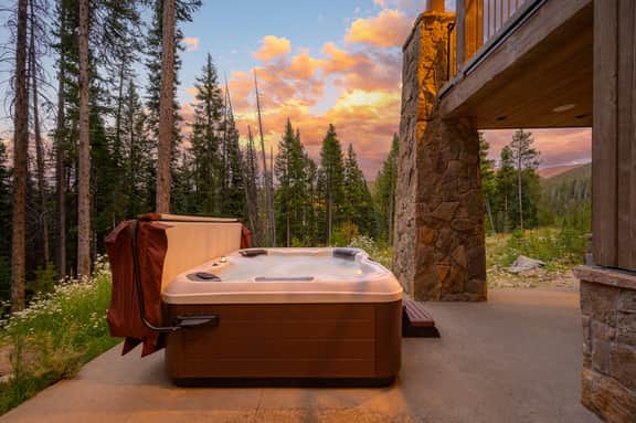 Bridgers Cache Ski In/Out Chalet 277