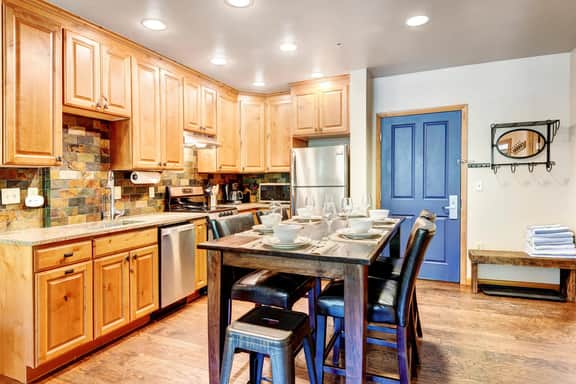 Zephyr Ski In/Out Condo 2403