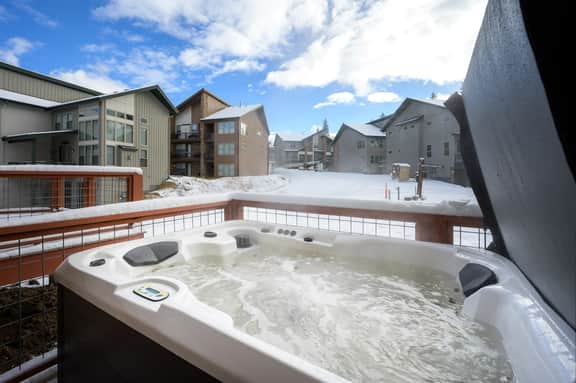 Rendezvous Mountain Chalet 24