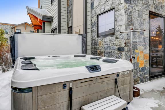 Grand Park Spring View Condo B-104