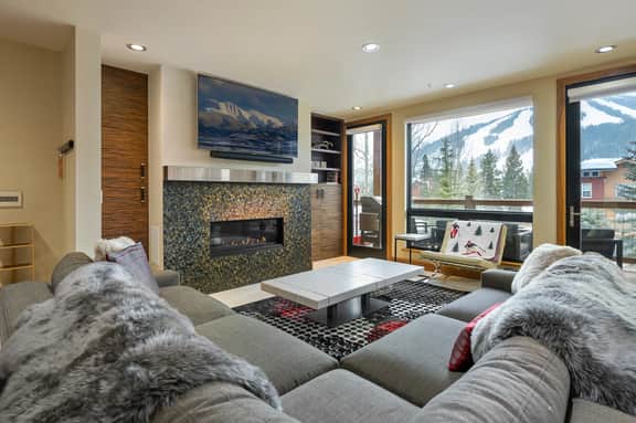 Slopeside Trademark Villa 82