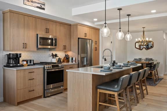 Arrow Penthouse 215