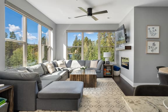 Rendezvous Mountain Chalet 135