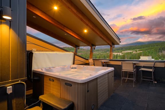 Arrow Rooftop Villa 290