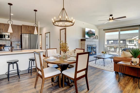 Sunnyside Flats Luxury Condo 361 3