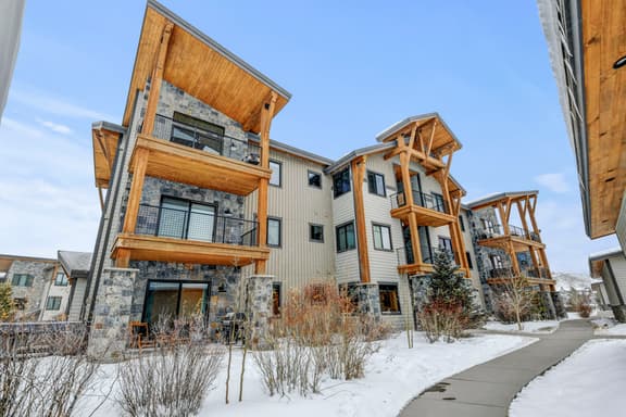 Grand Park Spring View Condo B-104