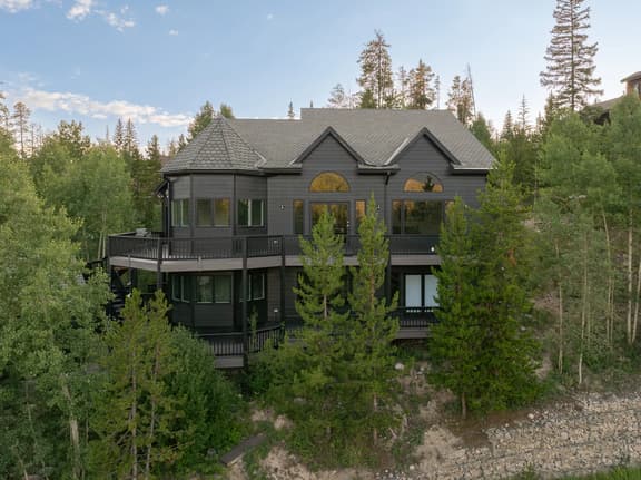Vasquez Mountain Luxury Chalet