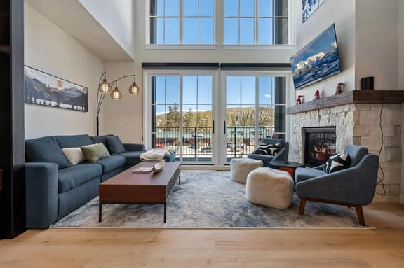 Arrow Penthouse 215
