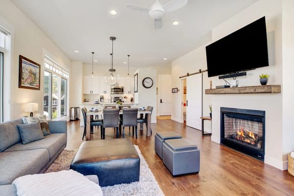 Hideaway Station Corner Loft 2