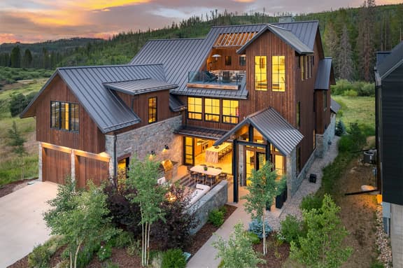 Roam River Mansion - Image 1