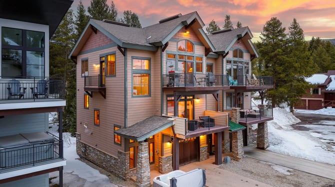 Book Your Winter Park Rental with a Deck Today